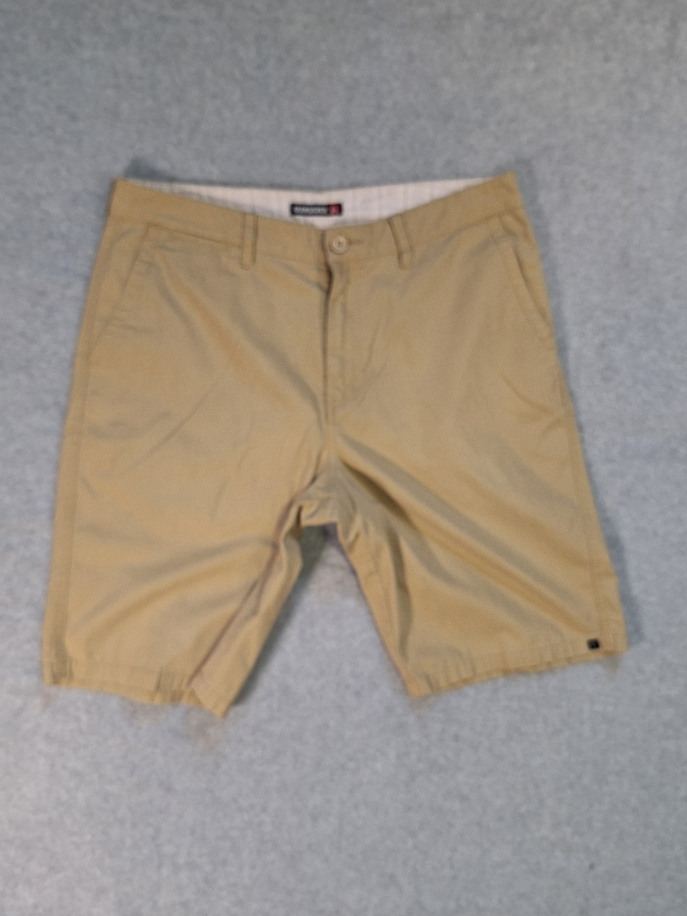 Quiksilver Men's Tan Flat Front Chino Shorts Size 34